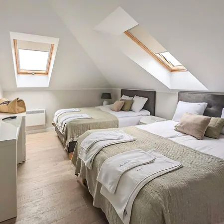 50 M2 For 3 People,