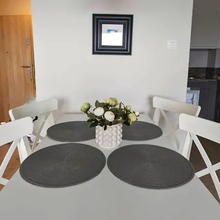 Apartment 50 M2 For 3 People, Dziwnow